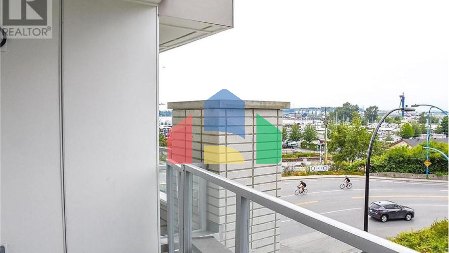 Residential - Condo/Apartment - North Vancouver, Canada - Canada