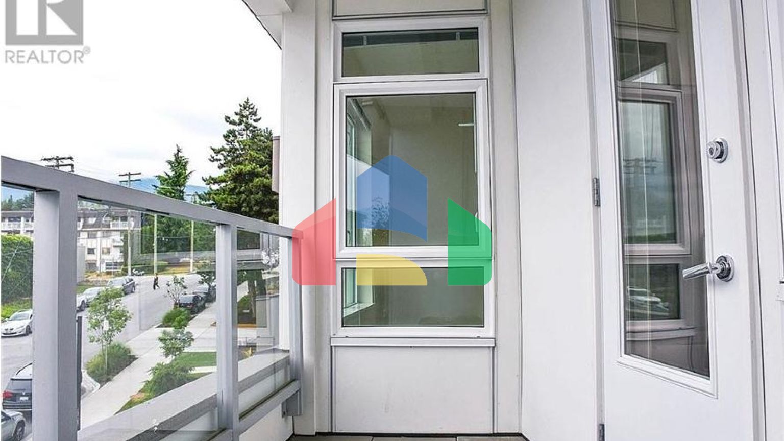 Residential - Condo/Apartment - North Vancouver, Canada - Canada