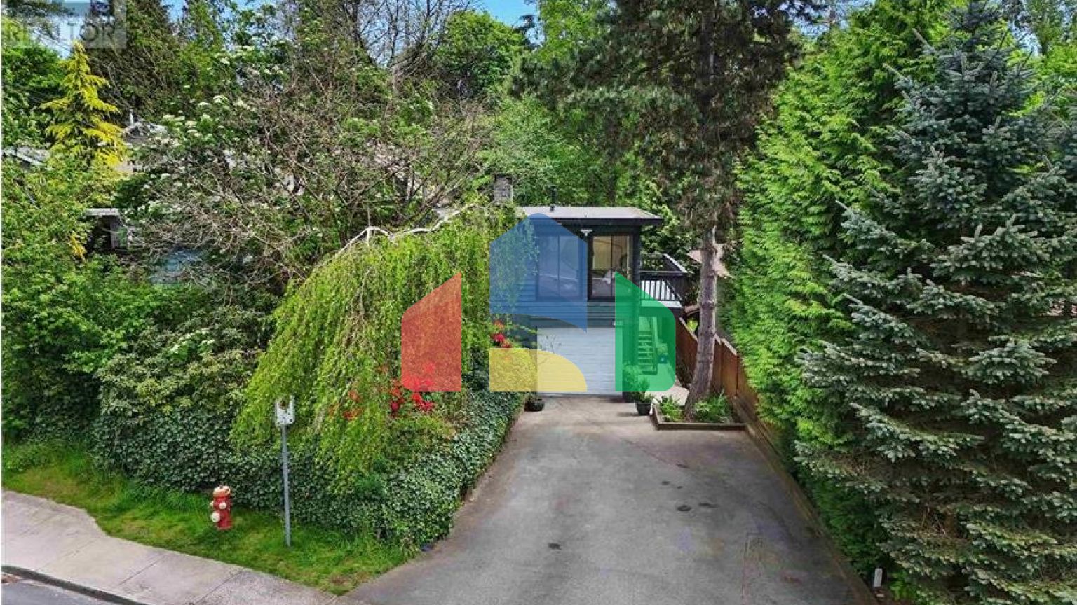 Residential - Single Family Home - North Vancouver, Canada - Canada