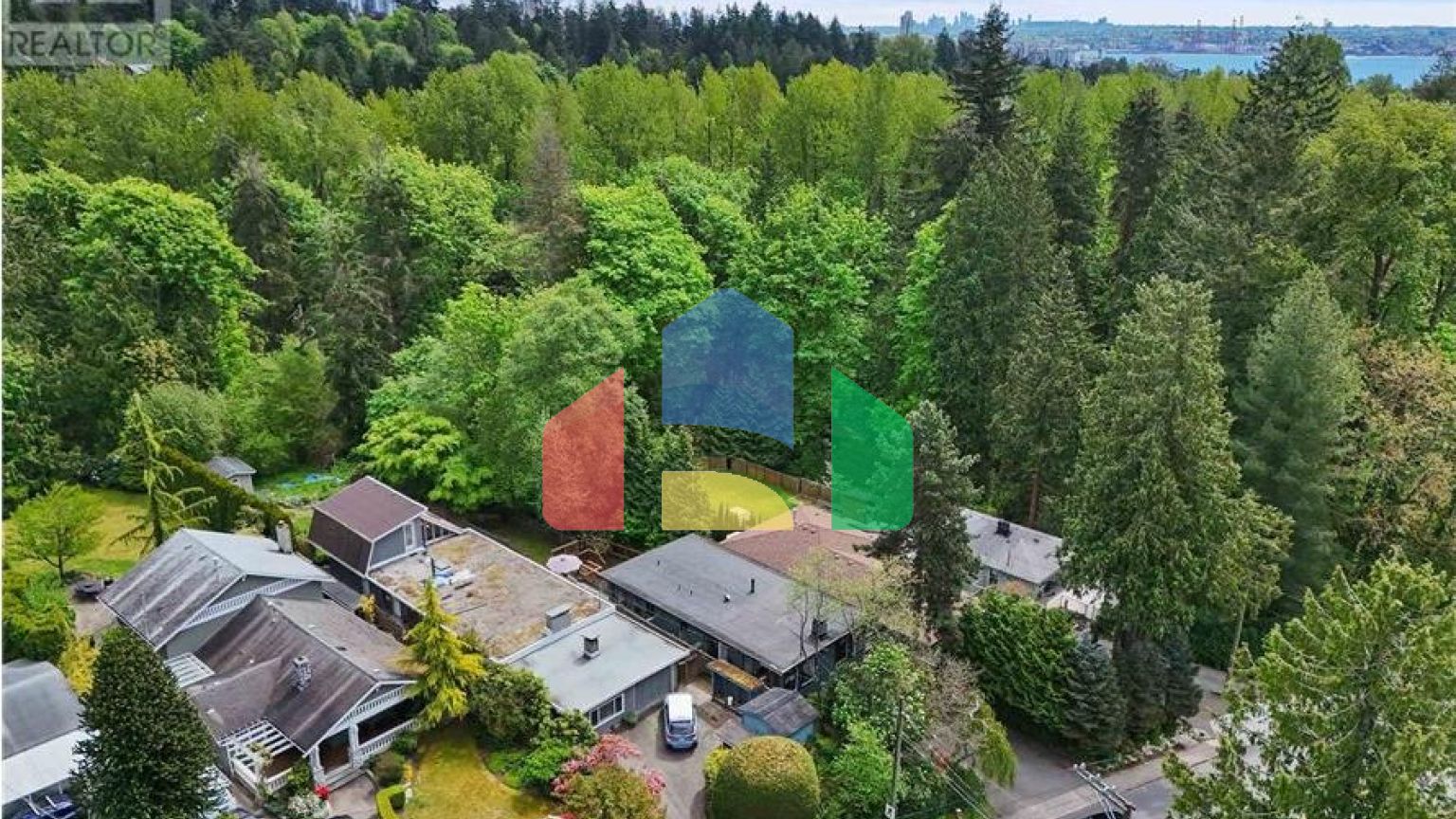 Residential - Single Family Home - North Vancouver, Canada - Canada