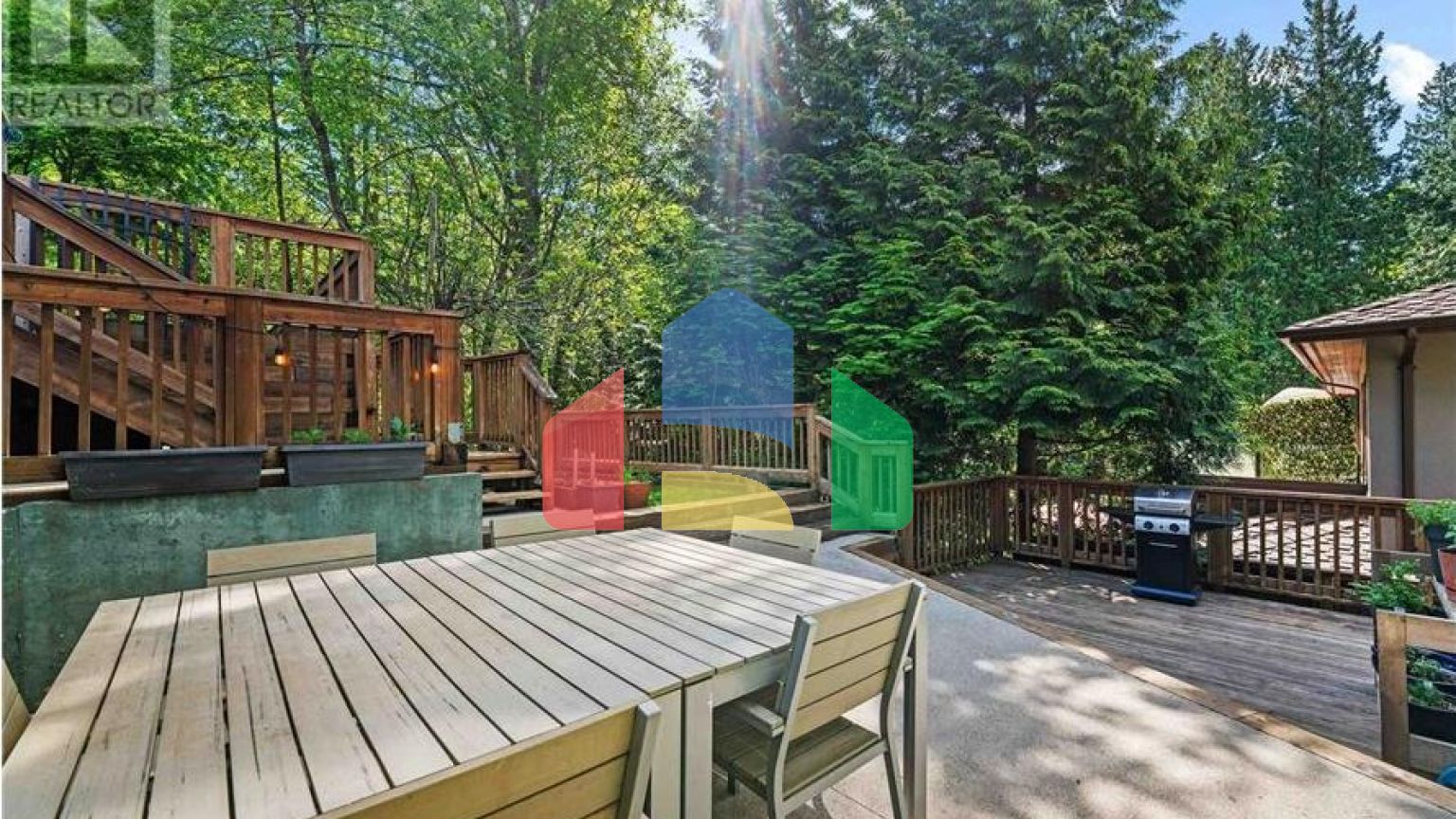 Residential - Single Family Home - North Vancouver, Canada - Canada