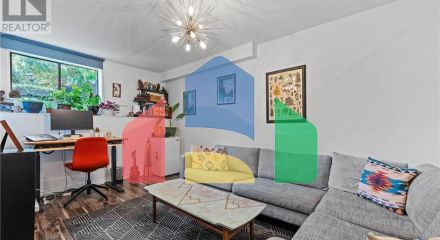 Residential - Single Family Home - North Vancouver, Canada - Canada