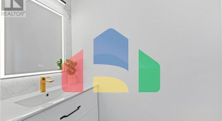 Residential - Single Family Home - North Vancouver, Canada - Canada