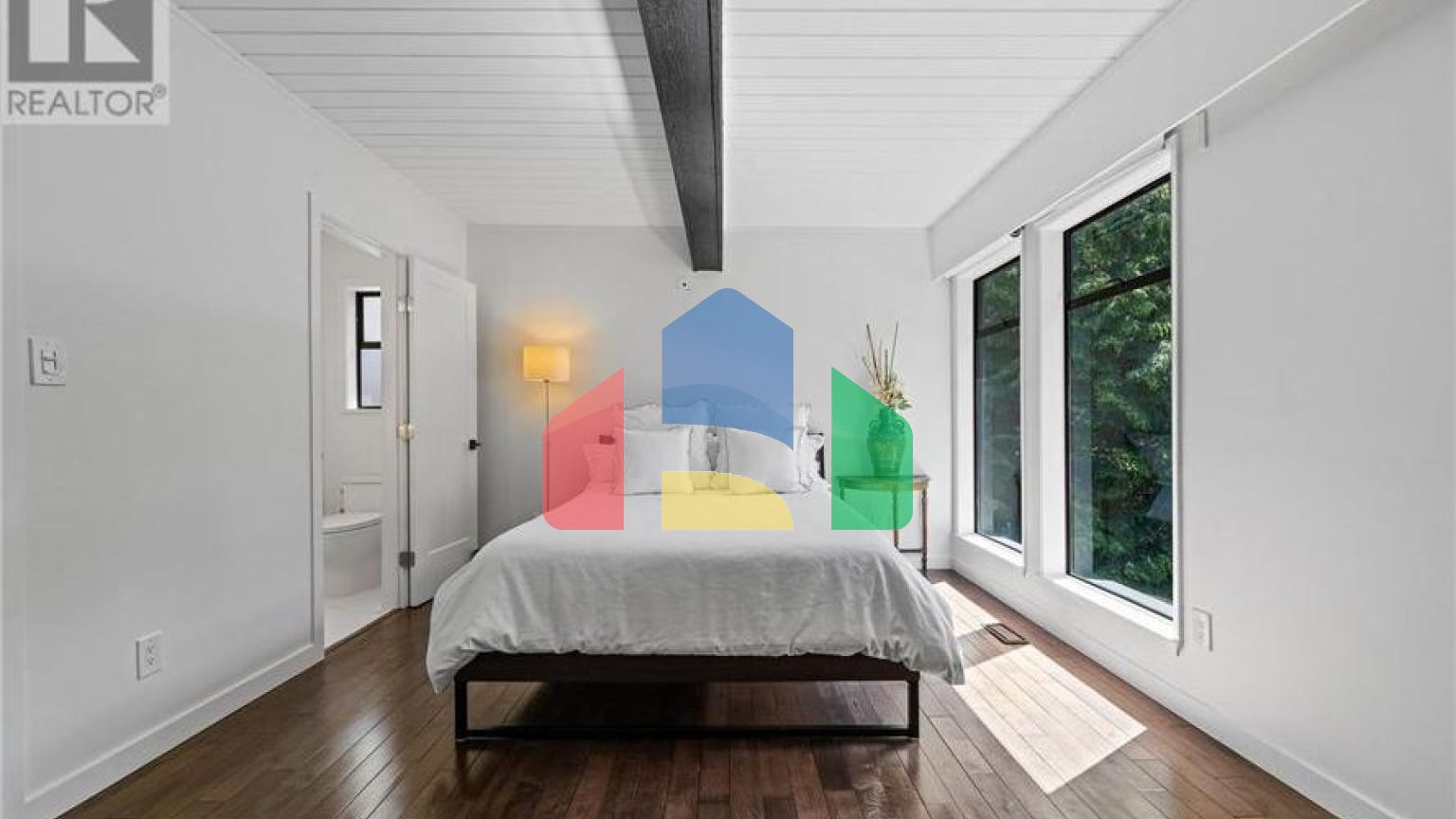 Residential - Single Family Home - North Vancouver, Canada - Canada