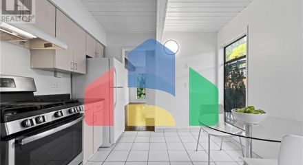 Residential - Single Family Home - North Vancouver, Canada - Canada