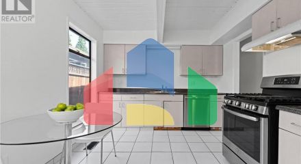 Residential - Single Family Home - North Vancouver, Canada - Canada