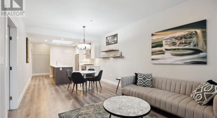 Residential - Condo/Apartment - North Vancouver, Canada - Canada