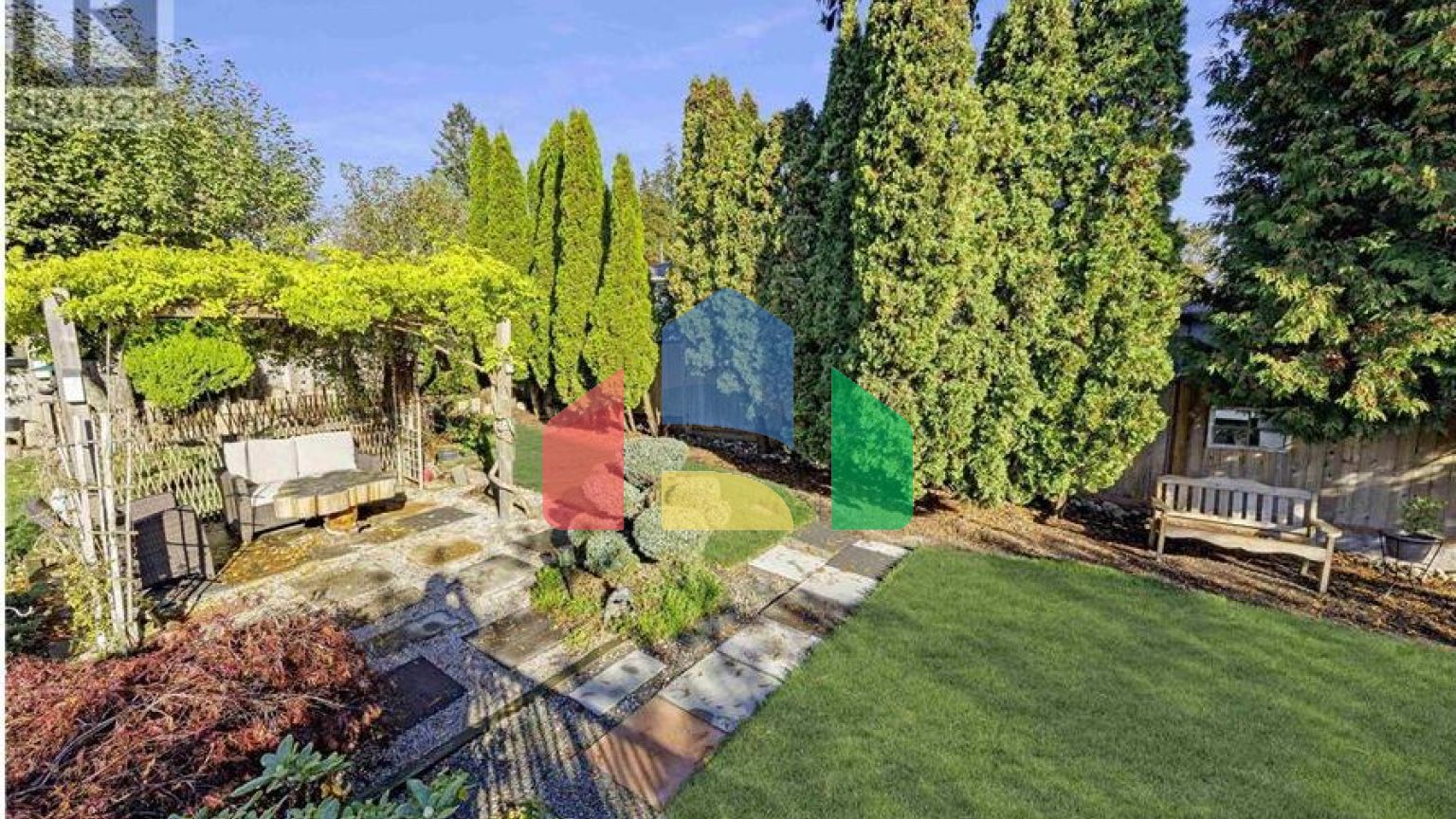 Residential - Single Family Home - North Vancouver, Canada - Canada