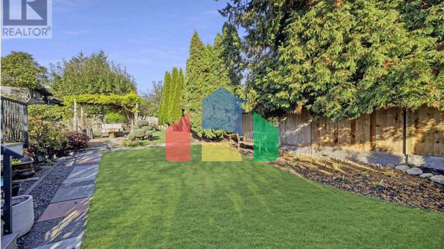 Residential - Single Family Home - North Vancouver, Canada - Canada