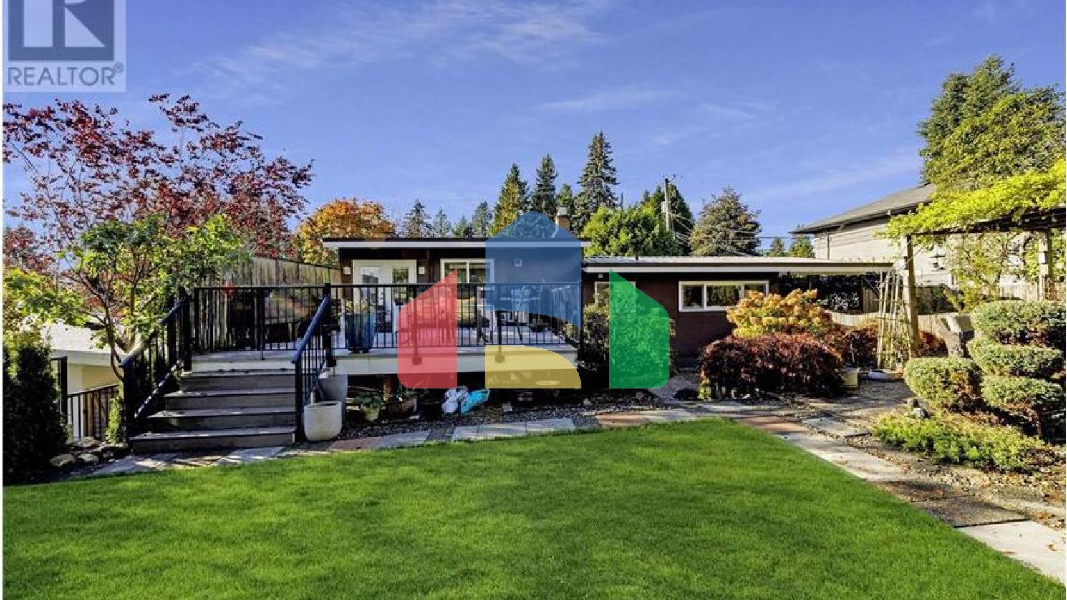 Residential - Single Family Home - North Vancouver, Canada - Canada