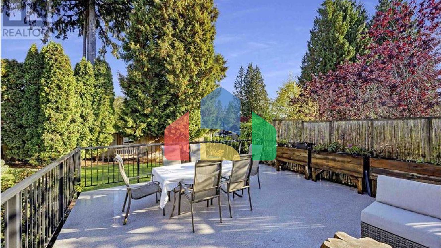 Residential - Single Family Home - North Vancouver, Canada - Canada