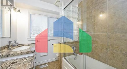 Residential - Single Family Home - North Vancouver, Canada - Canada