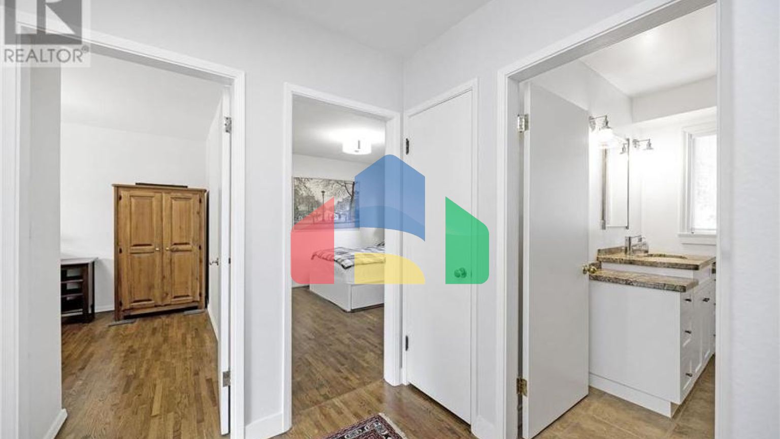 Residential - Single Family Home - North Vancouver, Canada - Canada