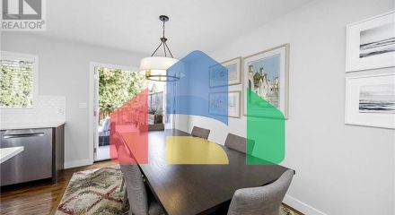 Residential - Single Family Home - North Vancouver, Canada - Canada