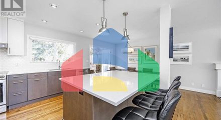 Residential - Single Family Home - North Vancouver, Canada - Canada