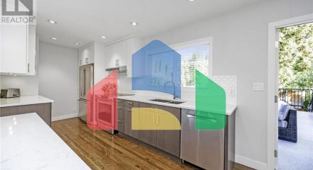 Residential - Single Family Home - North Vancouver, Canada - Canada