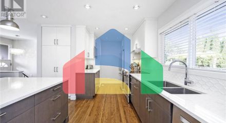 Residential - Single Family Home - North Vancouver, Canada - Canada
