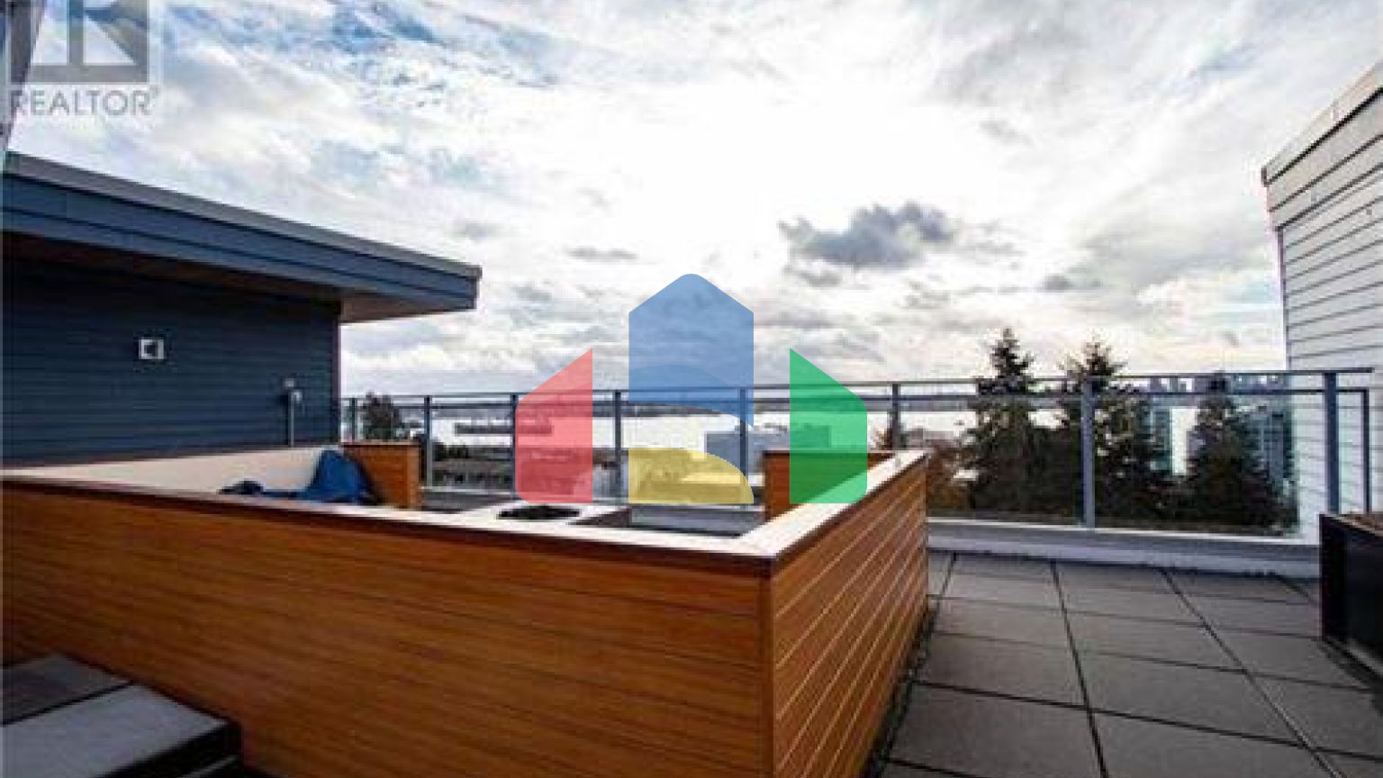 Residential - Condo/Apartment - North Vancouver, Canada - Canada