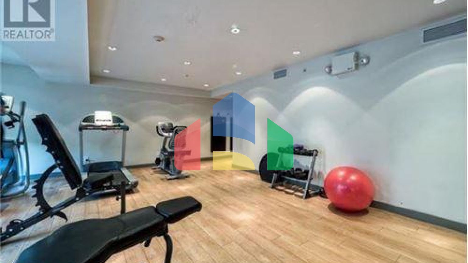 Residential - Condo/Apartment - North Vancouver, Canada - Canada