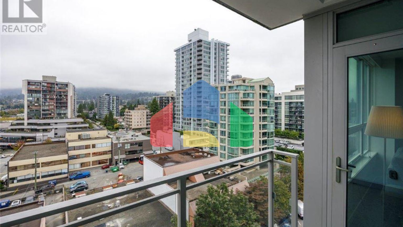Residential - Condo/Apartment - North Vancouver, Canada - Canada