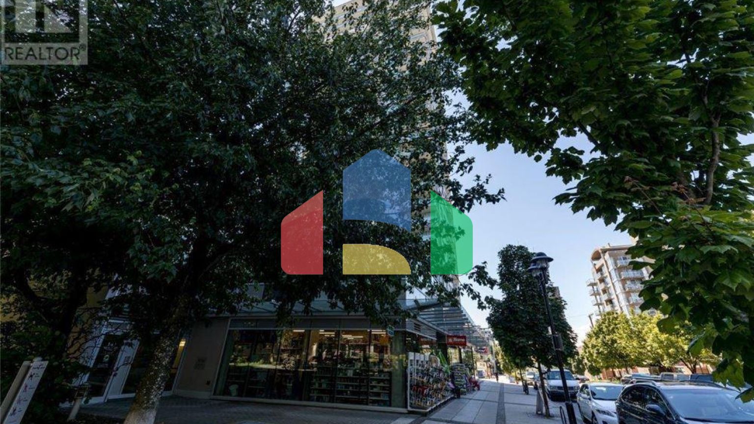 Residential - Condo/Apartment - North Vancouver, Canada - Canada