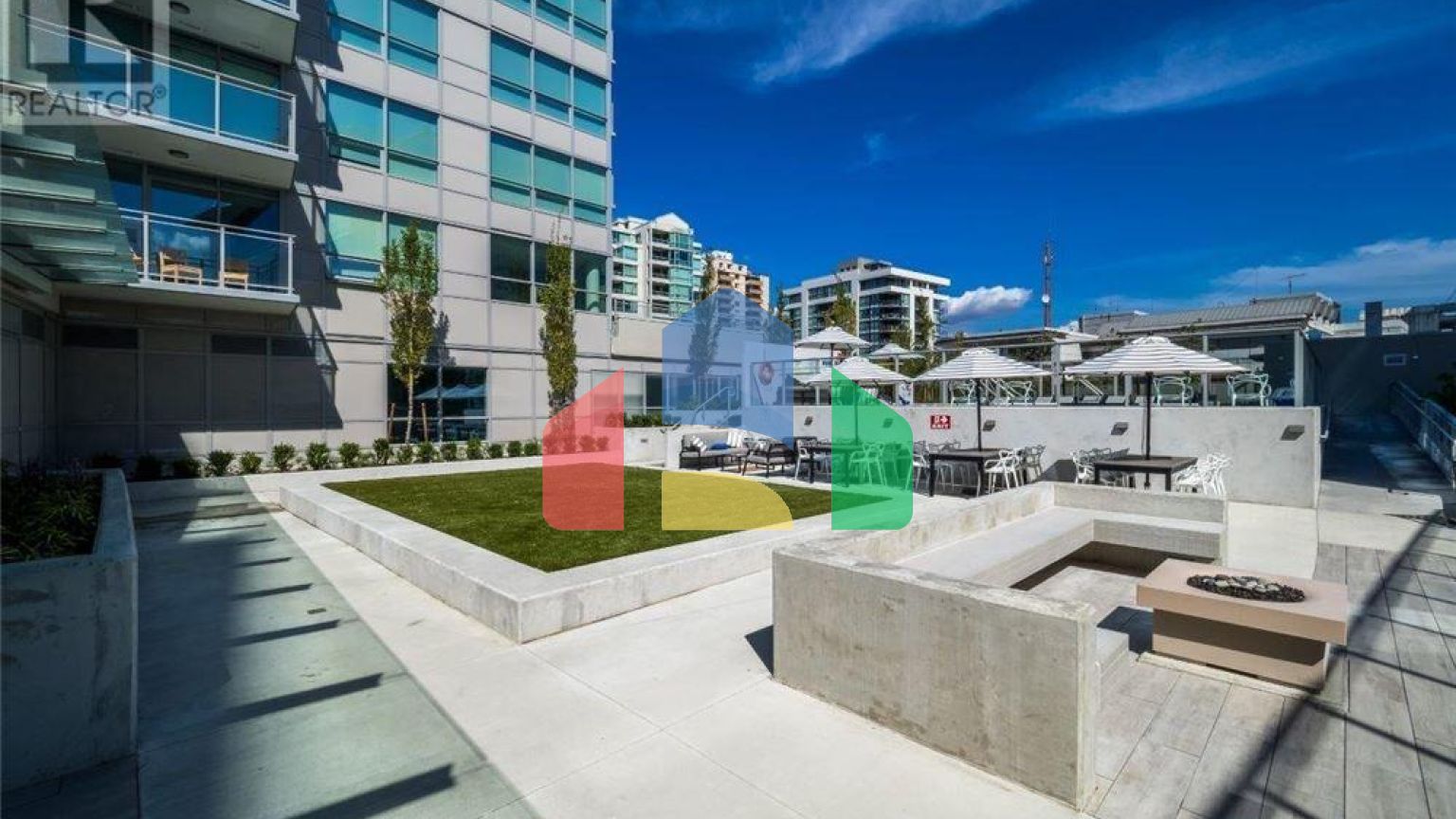 Residential - Condo/Apartment - North Vancouver, Canada - Canada