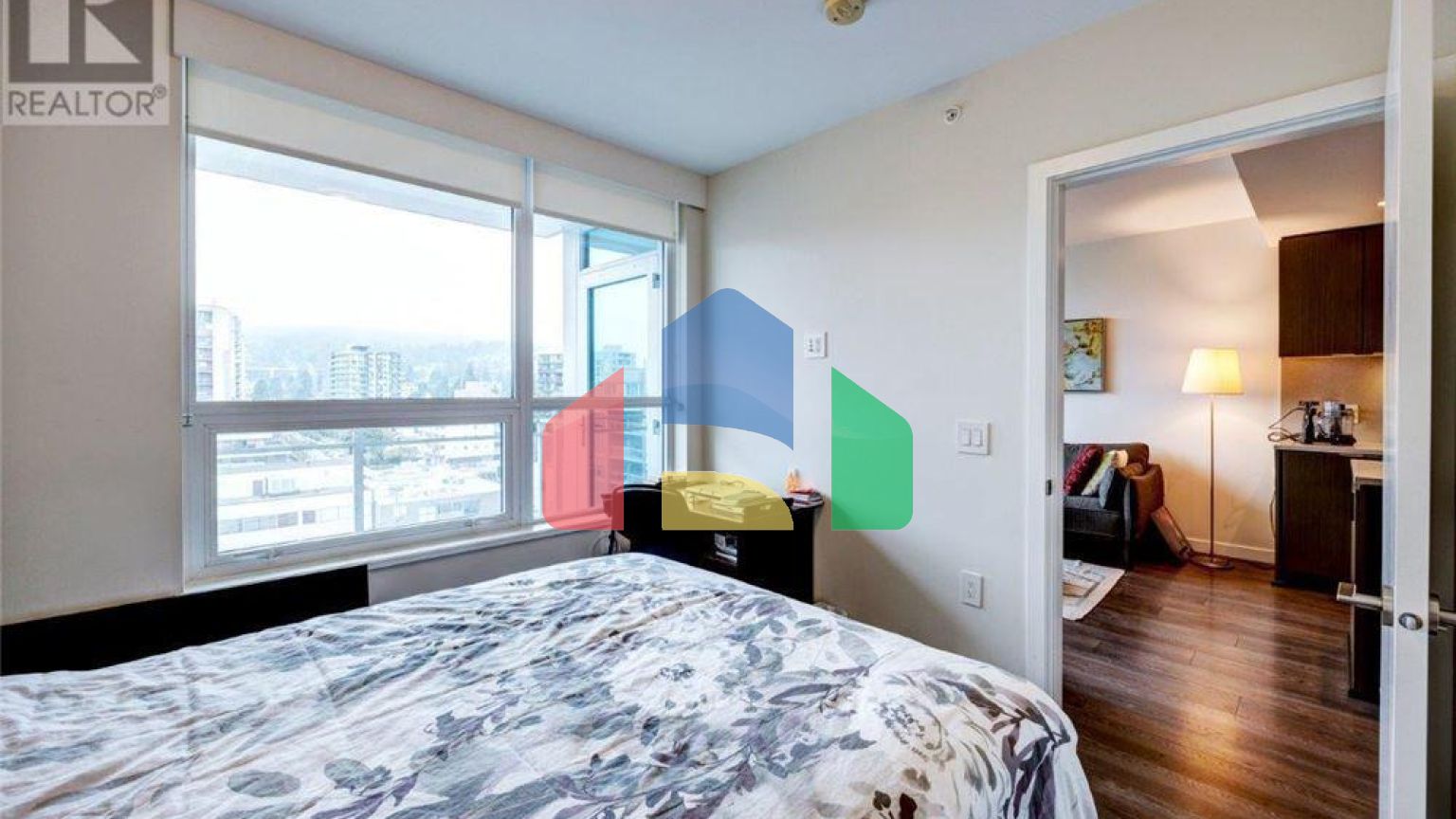 Residential - Condo/Apartment - North Vancouver, Canada - Canada