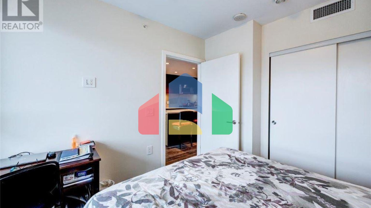 Residential - Condo/Apartment - North Vancouver, Canada - Canada