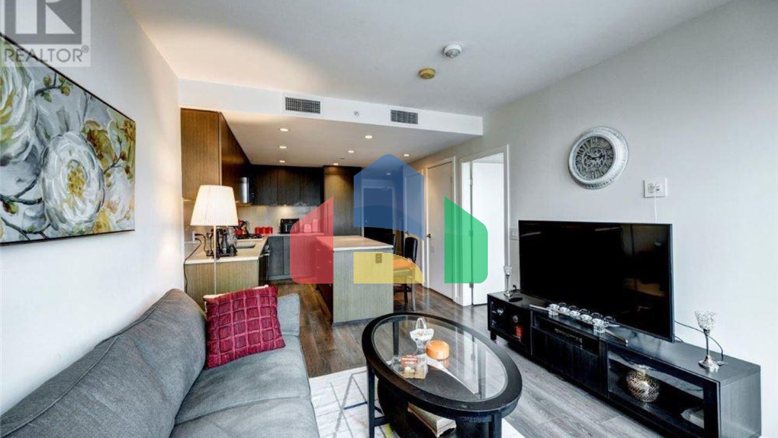 Residential - Condo/Apartment - North Vancouver, Canada - Canada