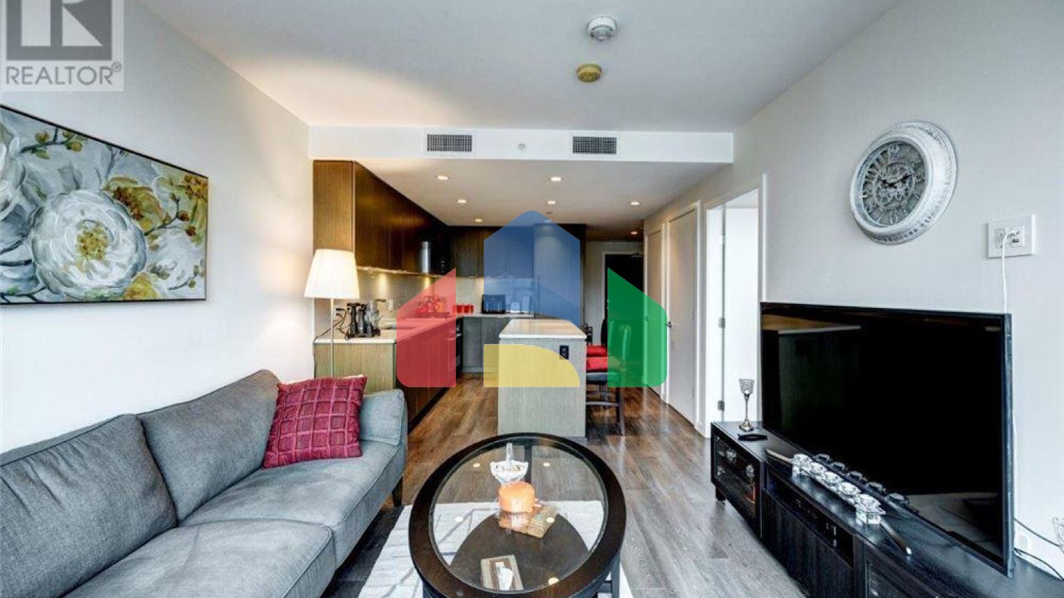 Residential - Condo/Apartment - North Vancouver, Canada - Canada