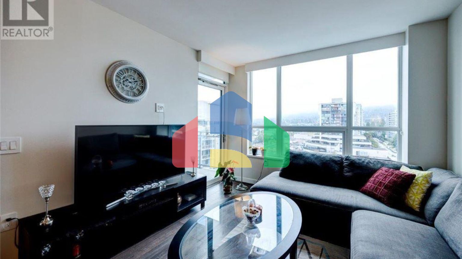 Residential - Condo/Apartment - North Vancouver, Canada - Canada