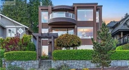 Residential - Single Family Home - North Vancouver, Canada - Canada