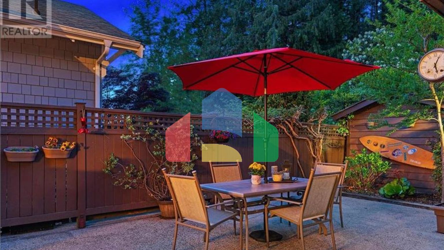 Residential - Single Family Home - North Vancouver, Canada - Canada