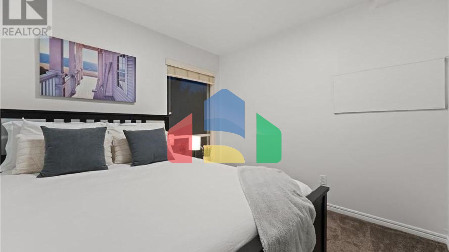 Residential - Single Family Home - North Vancouver, Canada - Canada