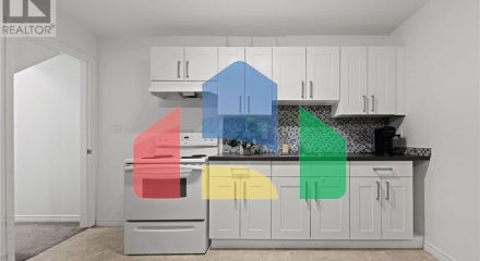 Residential - Single Family Home - North Vancouver, Canada - Canada