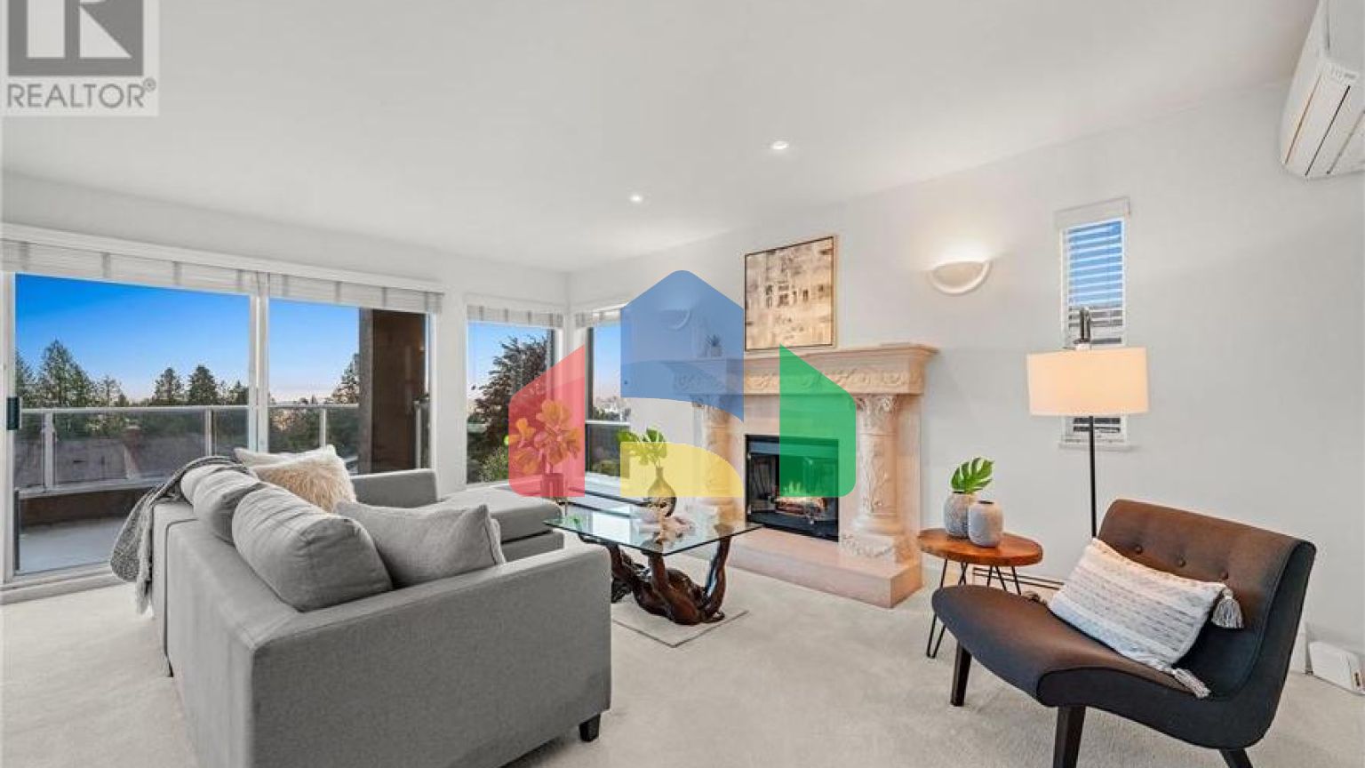 Residential - Single Family Home - North Vancouver, Canada - Canada