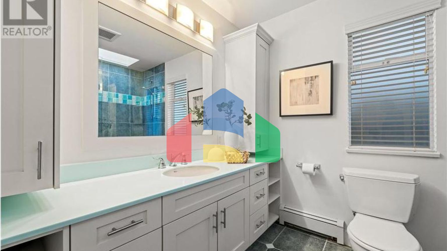 Residential - Single Family Home - North Vancouver, Canada - Canada