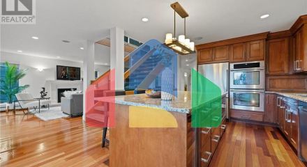 Residential - Single Family Home - North Vancouver, Canada - Canada