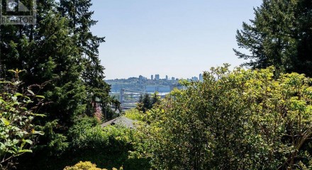 Residential - Single Family Home - North Vancouver, Canada - Canada