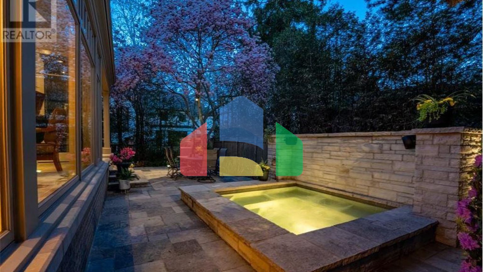 Residential - Single Family Home - Oakville, Canada - Canada