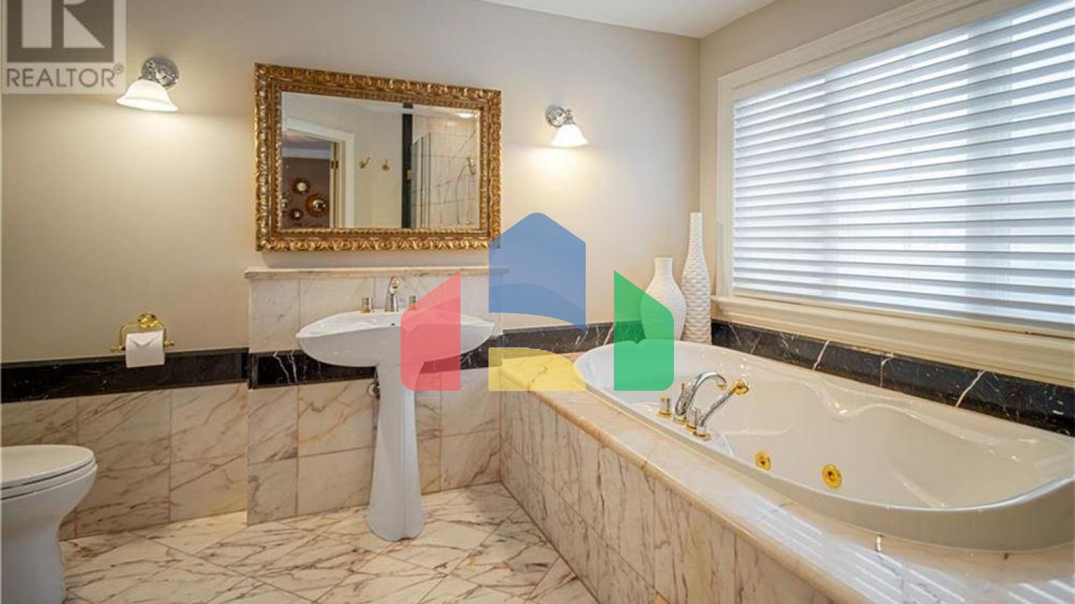 Residential - Single Family Home - Oakville, Canada - Canada