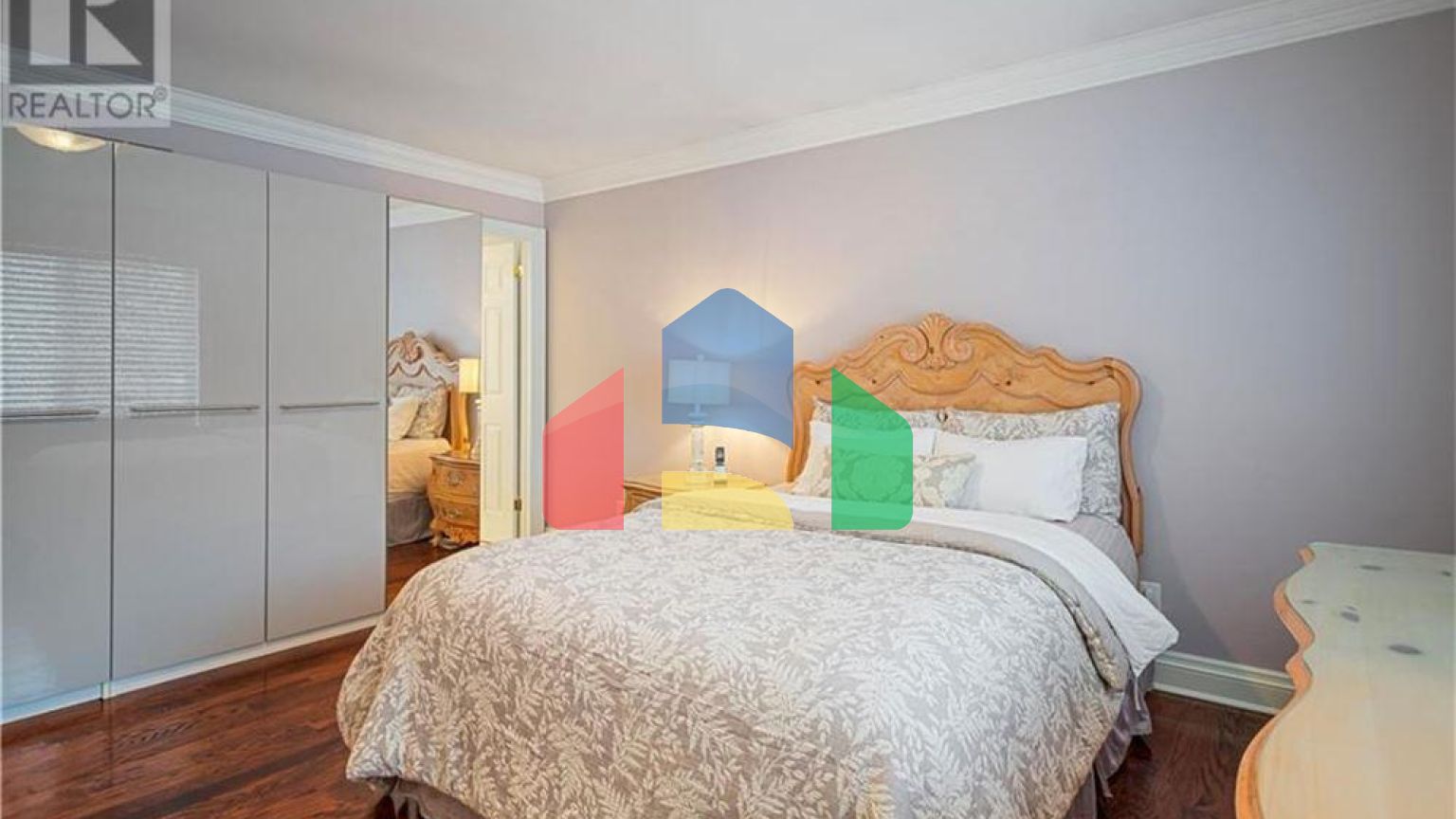 Residential - Single Family Home - Oakville, Canada - Canada