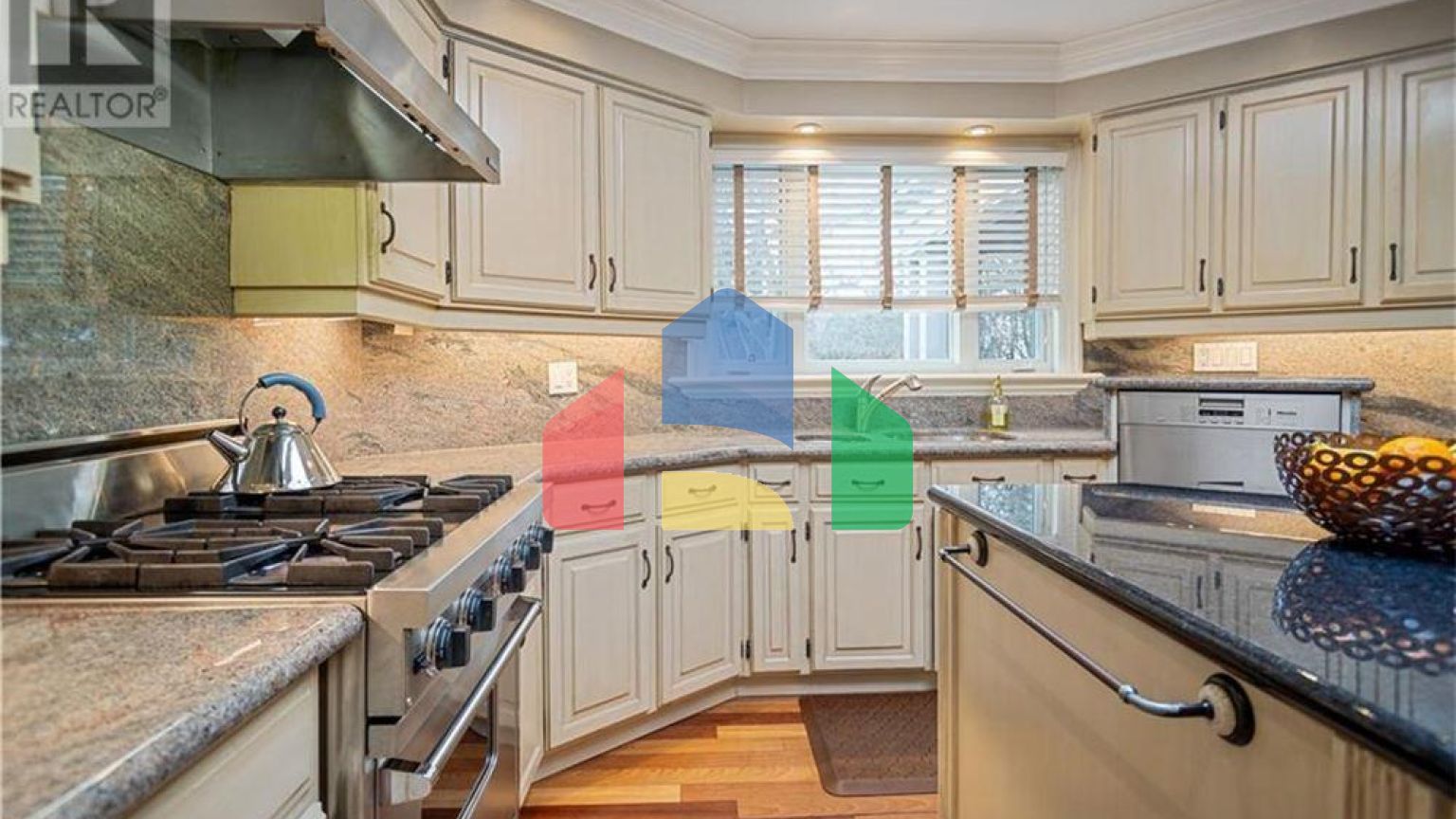 Residential - Single Family Home - Oakville, Canada - Canada