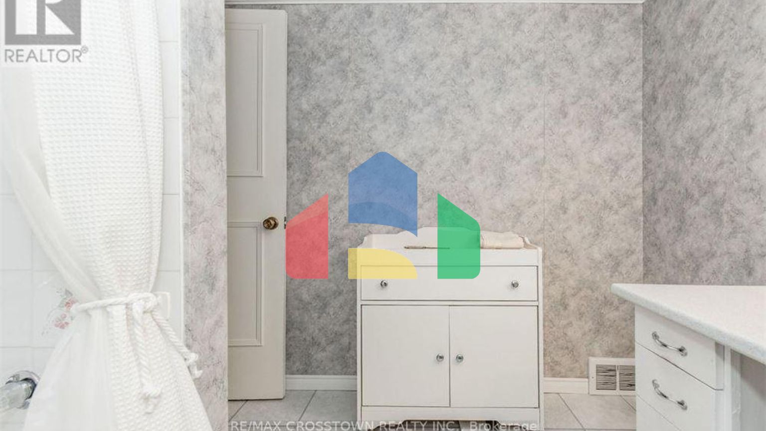 Residential - Single Family Home - Orillia, Canada - Canada