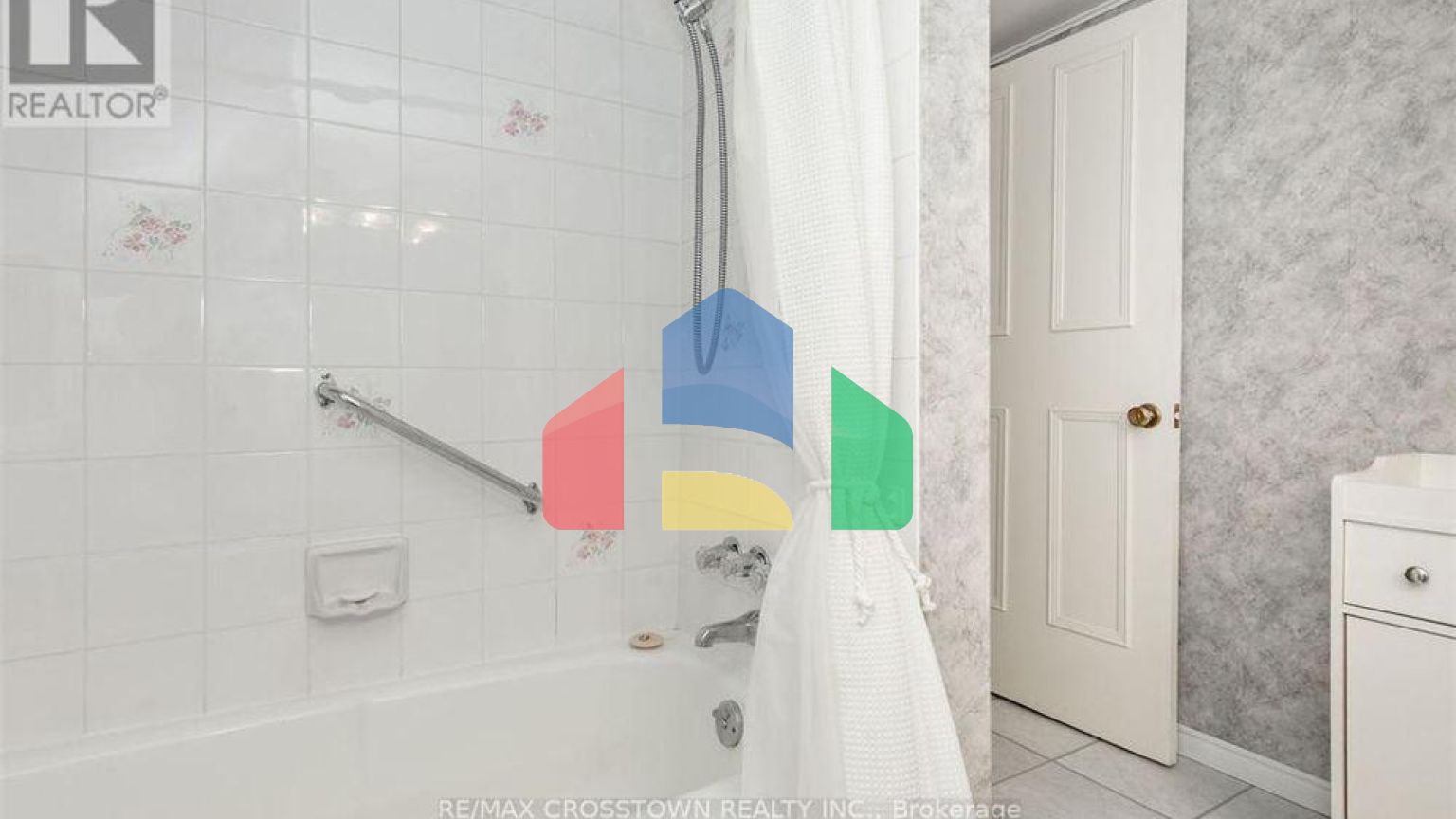 Residential - Single Family Home - Orillia, Canada - Canada