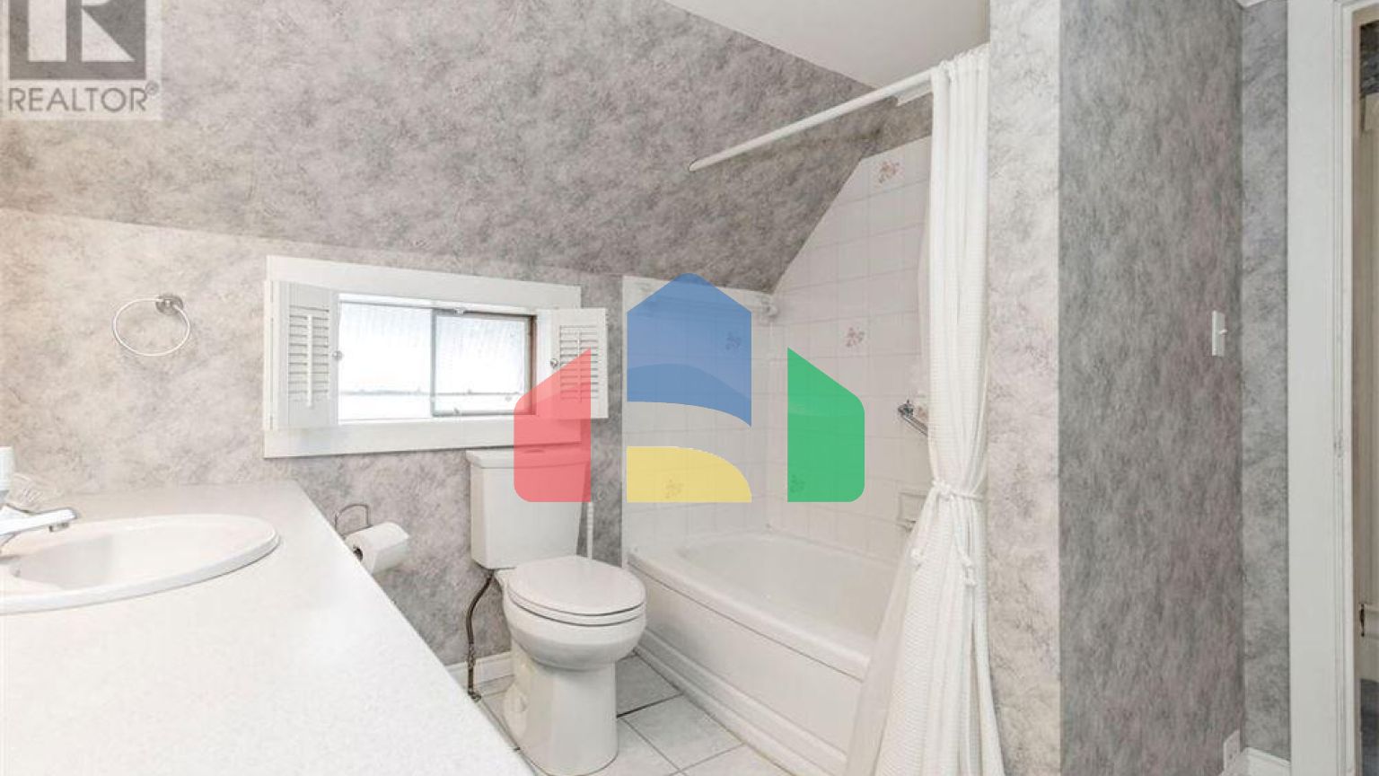 Residential - Single Family Home - Orillia, Canada - Canada