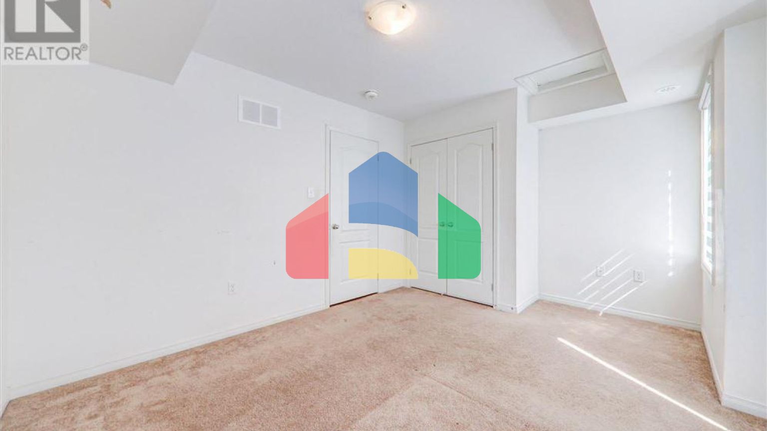 Residential - Condo/Apartment - Oshawa, Canada - Canada