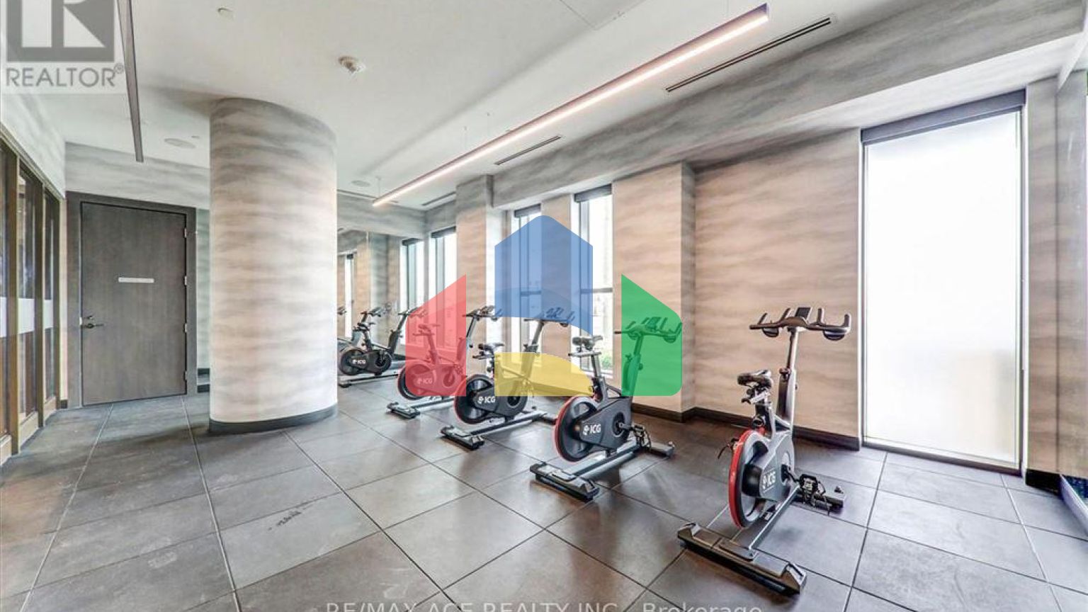 Residential - Condo/Apartment - Oshawa, Canada - Canada