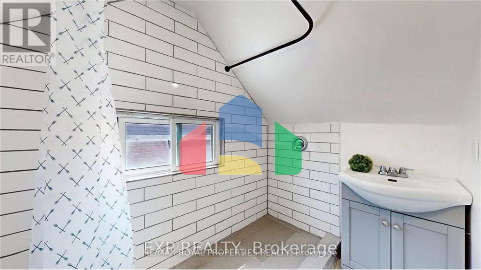 Residential - Single Family Home - Oshawa, Canada - Canada