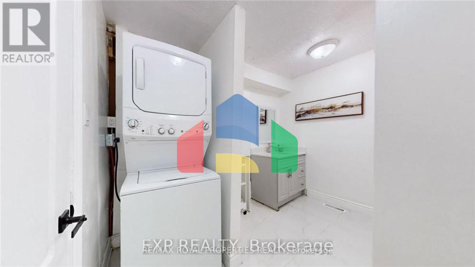 Residential - Single Family Home - Oshawa, Canada - Canada